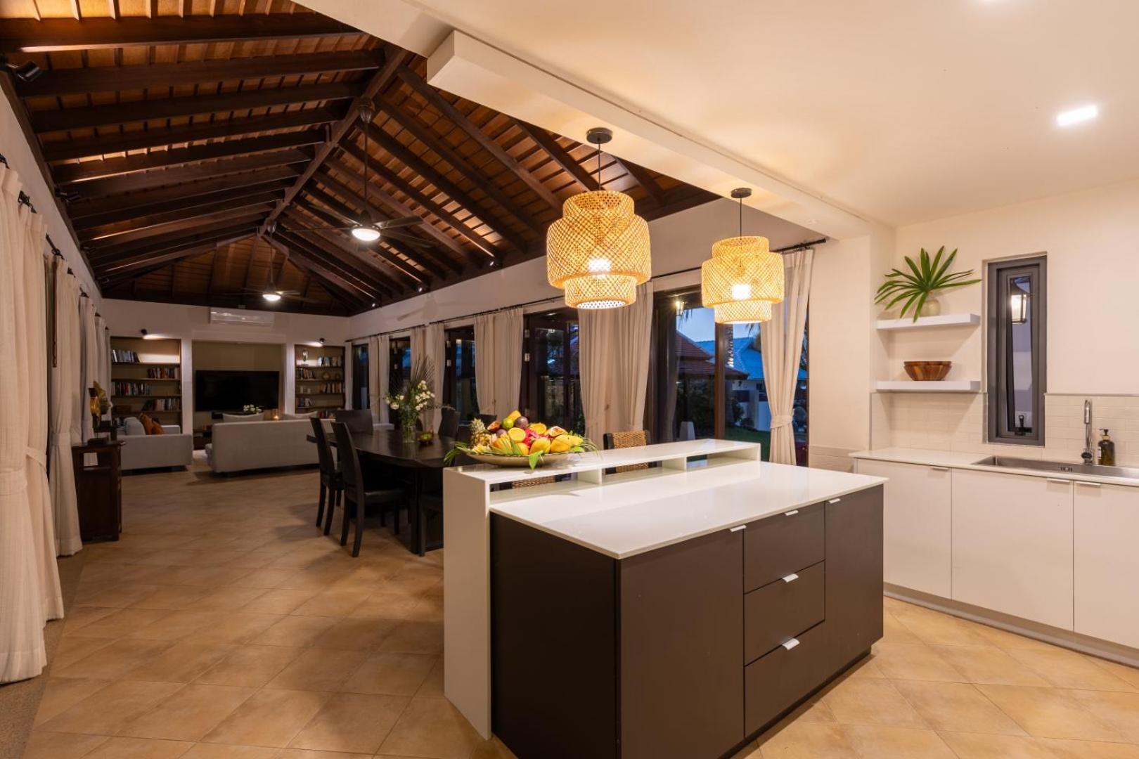Bacaya Beachfront Villa Bang Rak Beach  Exterior photo