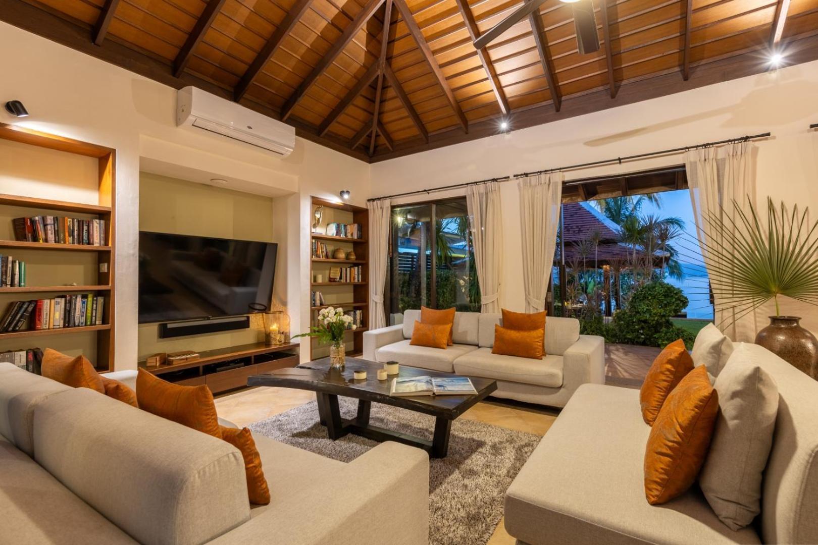Bacaya Beachfront Villa Bang Rak Beach  Exterior photo