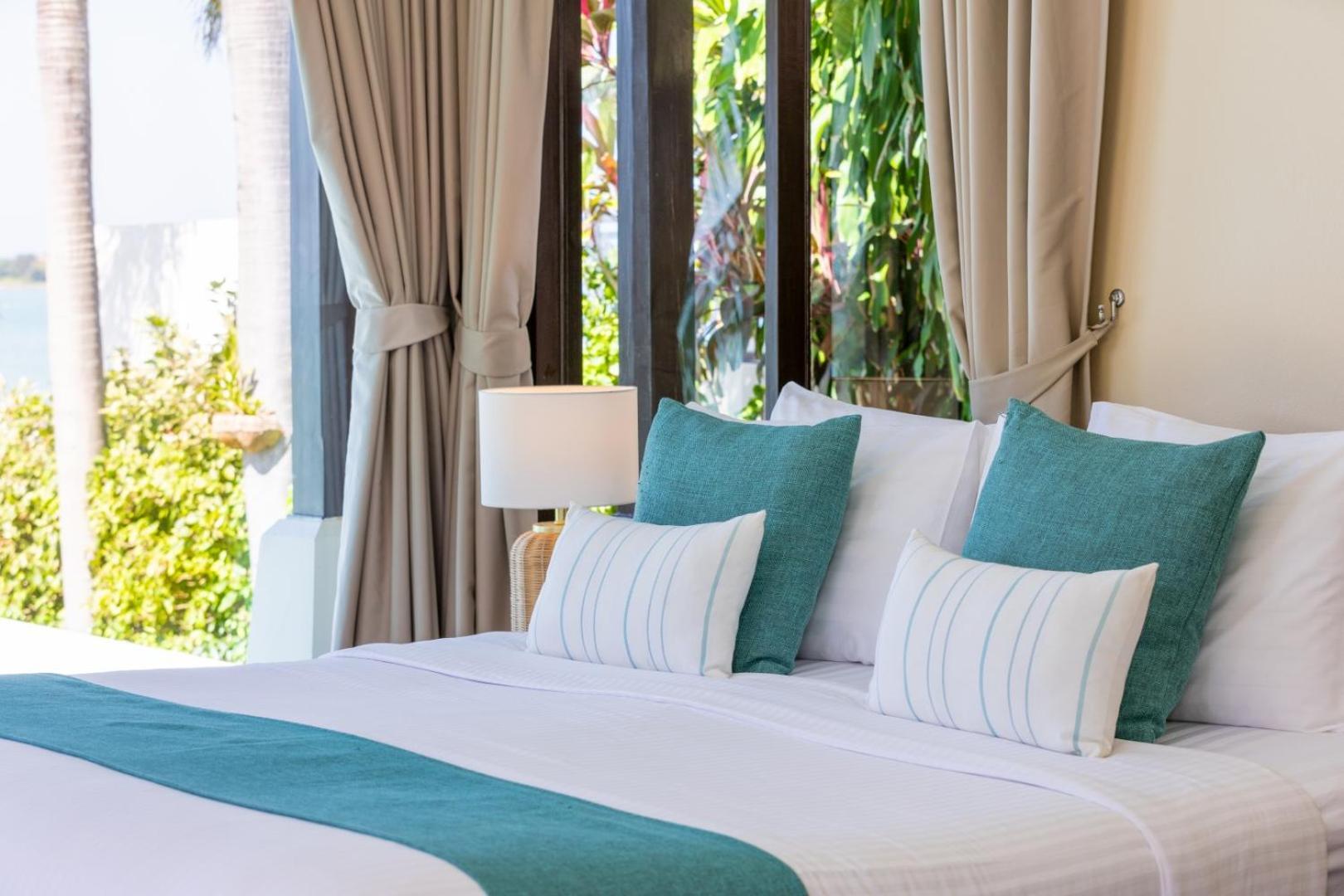 Bacaya Beachfront Villa Bang Rak Beach  Exterior photo